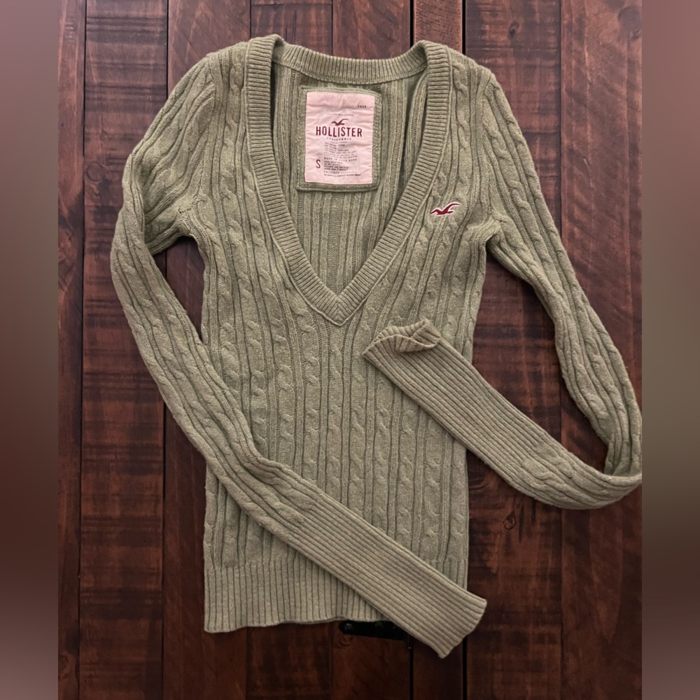Hollister Women's Sage V-Neck Sweater